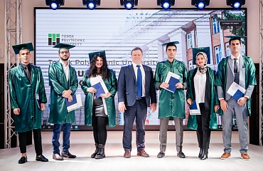 Diplomas presented to Egyptian students at Tomsk Polytechnic University